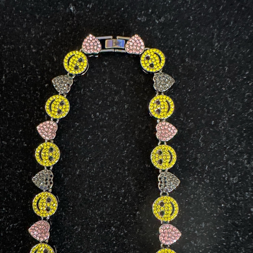 Chic Yellow Smiley Face and Pink and Black Heart Necklace - Picture 3 of 7